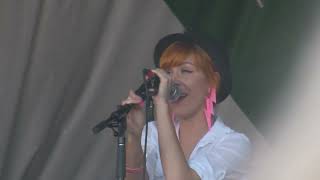 Esthero -  Look at that girl:  Calgary Folk Fest 2009