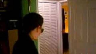 Ozzy, Trap door