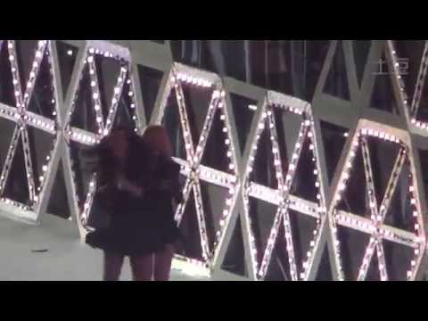 141018 SMTown Shanghai ending  (SNSD fancam)
