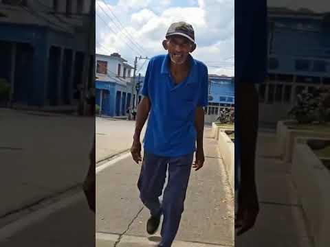 Blas, uno de los personajes pintorescos de Guisa. #Guisa #GuisaConDariel #Granma #Cuba #Personajes