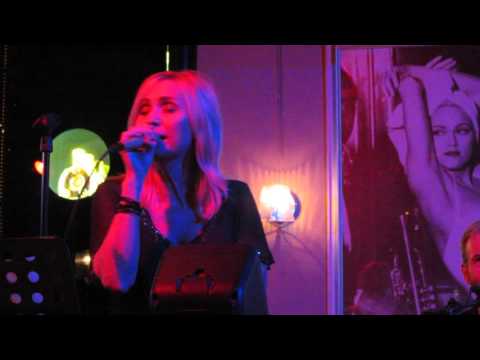 Lise Haavik : How deep is your love.