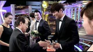 Download lagu 20111231 Lee Min Ho - SBS Drama Awards 2011 [Teen Star Award] mp3
