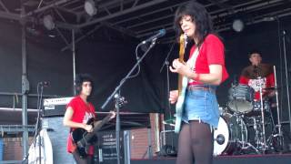 The Coathangers - Captain's Dead - Live @ Sideways, Helsinki, June 10, 2017