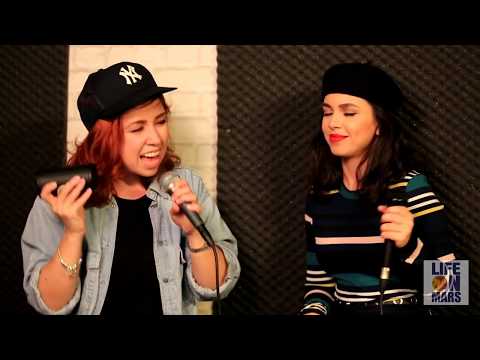 Trupa cover Life On Mars - Say Something