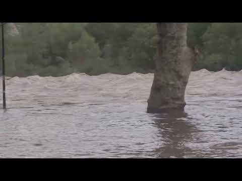 Crue de la Beaume (Ardèche - 07) sous le village de Labeaume - 17 octobre 2024 - 8 h 36