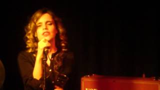 Anna Calvi - Lady grinning soul (live @ Huis23)