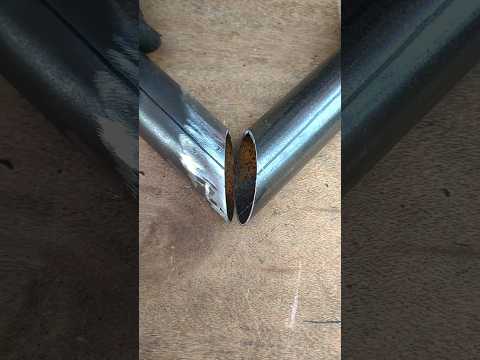 The welder's secret technique for making round pipe joints at 90 degree angles