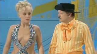 【Diana Darvey feat. Benny Hill & Jackie Wright】The Benny Hill Show, 1977