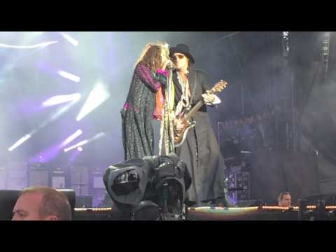 Intro: D - E - D - E - Aerosmith