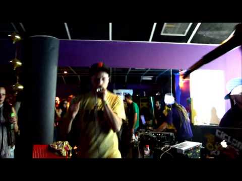 JAVADUB _ DJ ARROCIN / REGGAE NIGHT