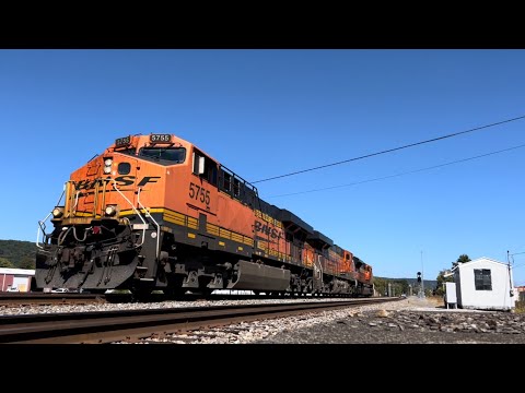 BNSF ES44AC 5755 w/ K3LA Leads Light Power T47-06 on 10/6/22