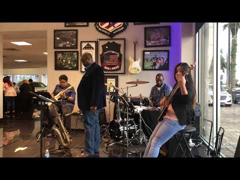 Noteworthy LIVE Band performs Autumn Leaves
