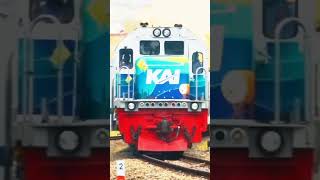Download lagu KAI Kereta api Indonesia CC201, CC206, CC 203 Livery Ramdhan 🕋🕋 #shorts #KAI #ramadhan mp3