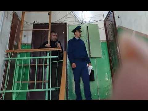 Авария устранена: «Карибу» и прокуратура помогли жителям Сусумана добиться ремонта кровли