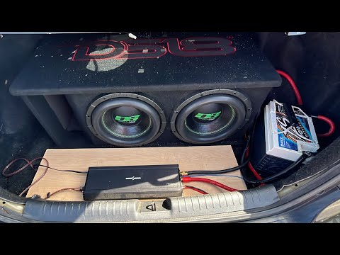 2 12" SUBWOOFERS TEAR UP THIS CIVIC!