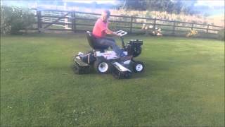 preview picture of video 'Demonstration of 68 inch National Triple Mower (2)'
