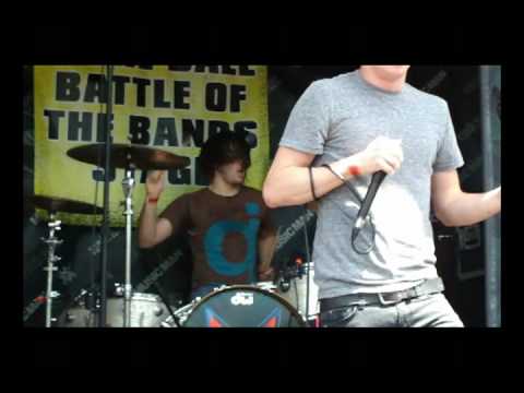 Too Tall Grizzly at Warped Tour '10 
