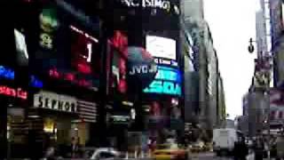 preview picture of video 'Pablo y Merche - Una vuelta por Times Square'
