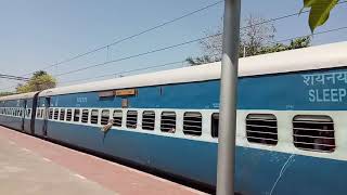 preview picture of video '12905 Porbandar Howrah Superfast Express.'