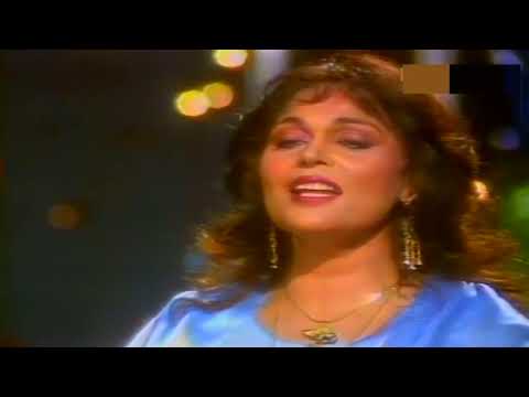 Musarrat Nazir | Apne Haathon Ki Lakeeron Main Basaa Ley Mujhko | Music M.Ashraf | Eid Show| 1985
