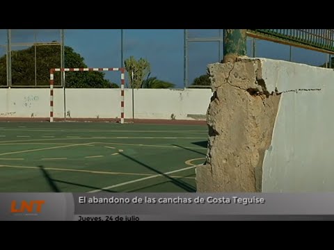 El abandono de las canchas de Costa Teguise