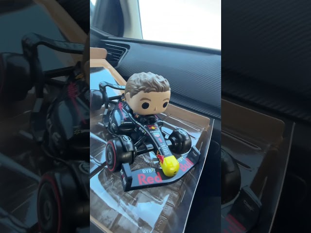 Vídeo relacionado con Funko Pop! Rides Super Deluxe: Red Bull - MAX Verstappen with RB20 - Figura de Vinilo Coleccionable - Idea de Regalo - Mercancía Oficial - Juguetes para niños y Adultos