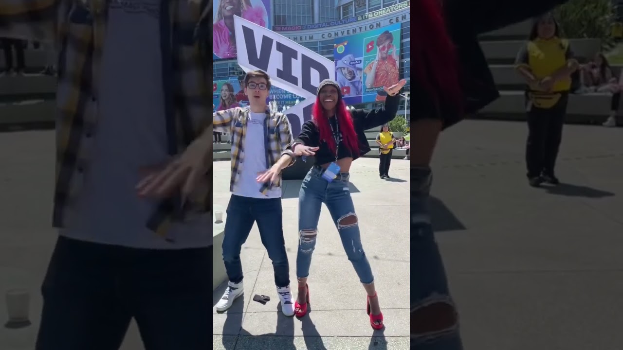 I taught @HewMoran Tilted Tower Dance | Go Tilted | #keepupradio #hewmoran #fortnite