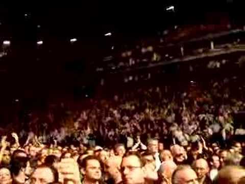 Led Zeppelin 10th Dec 2007 Crowd Reaction after 1st Encore!!