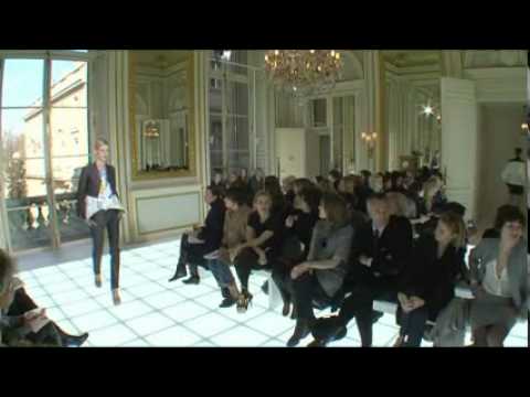 download lagu mp3 mp4 Balenciaga 2010, download lagu Balenciaga 2010 gratis, unduh video klip Balenciaga 2010