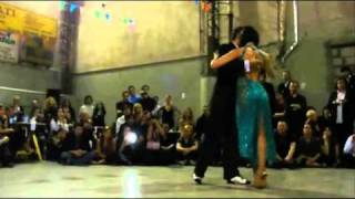 DANIEL NACUCCHIO Y CRISTINA SOSA EN LA MILONGA DEL MORAN (AGOSTO 2010) 1/4