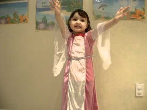 Isus ce doci - Leia, 3 godine