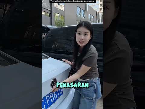 dia menabur pasir ke mobil