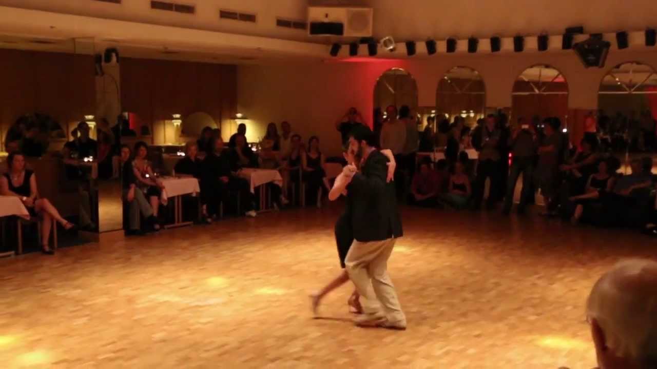 Rocìo Lequiro y Adrian Ferreyra  Milonga Musik Portena Linda von Edgardo Donato