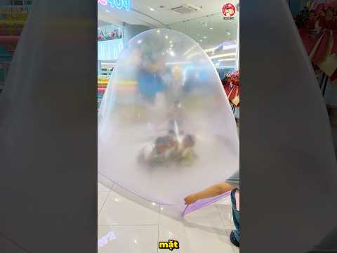 Các cô gái tạo ra bóng khổng lồ
