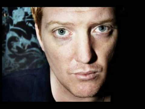 Queens Of The Stone Age - Skin On Skin (with lyrics)