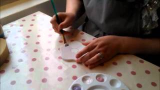 preview picture of video 'How to paint ceramics at Baked Well Pottery Painting, Bakewell'