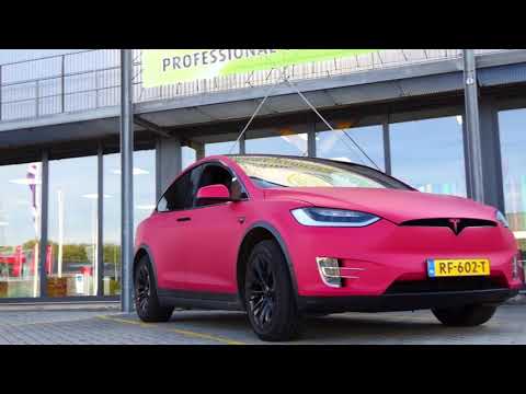 Tesla Model X Wrappen met Cherry Red by XWrap