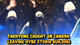 Download lagu TAEHYUNG CAUGHT ON CAMERA LEAVING HYBE STUDIO BUILDING mp3 Download lagu TAEHYUNG CAUGHT ON CAMERA LEAVING HYBE STUDIO BUILDING mp3