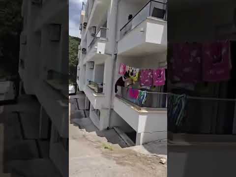 Leiligheter Mekic, privat innkvartering i sted Utjeha, Montenegro - Video