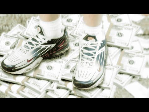 Brown-Eyes White Boy - einsneunzig (Official Music Video)