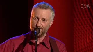 Q&amp;A - Billy Bragg &#39;Handyman Blues&#39;