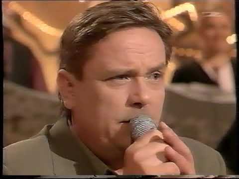 SAKARI KUOSMANEN - Pieni sydän. Sov. Jari Puhakka (Tuttu Juttu Show, TV2)