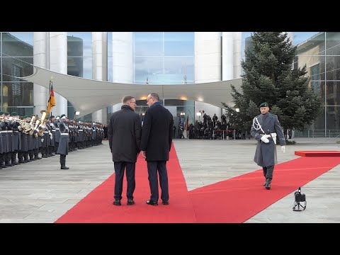 Militärische Ehren - Estlands Ministerpräsident Kristen Michal