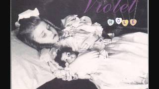 Hole: He Hit Me (and It Felt Like a Kiss)