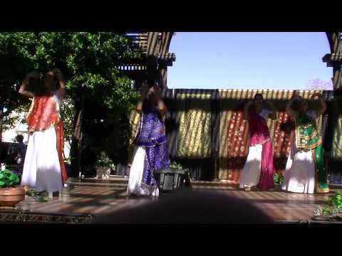 Rupa's Holi Dance in Discover india