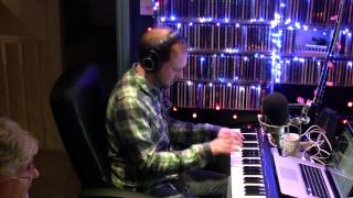 Oli Silk - Santa Claus Is Coming To Town