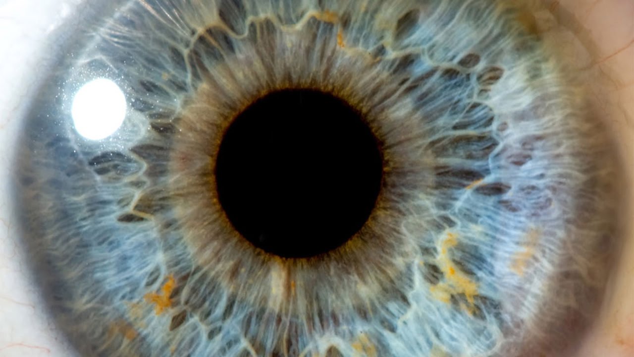 Cât de departe poate vedea ochiul uman