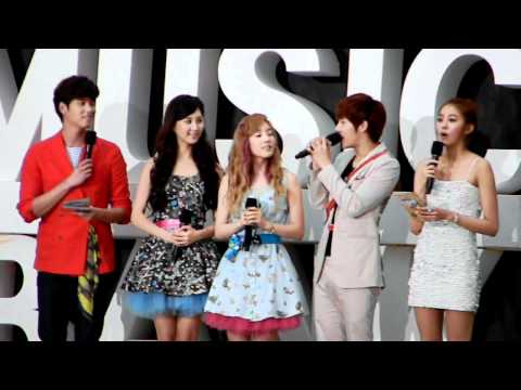 [120608] Taeyeon & Seohyun @ Music Bank