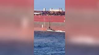 Il video dell'abbordaggio della nave ombra russa al largo di Pantelleria