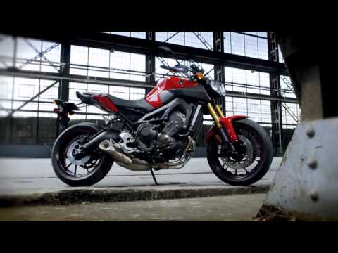 Yamaha FZ-09 vs Triumph Street Triple